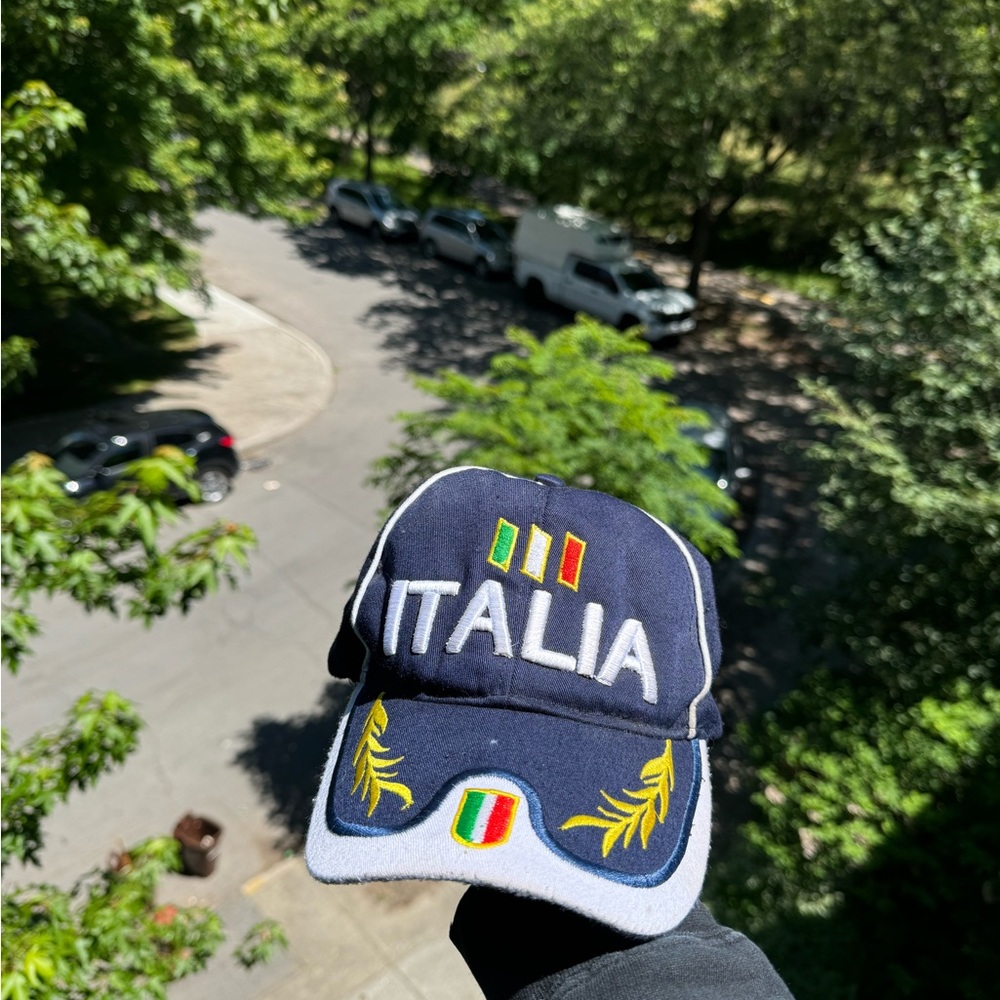 Vintage Italia Cap Centre Logo Rare Model Y2K 90S